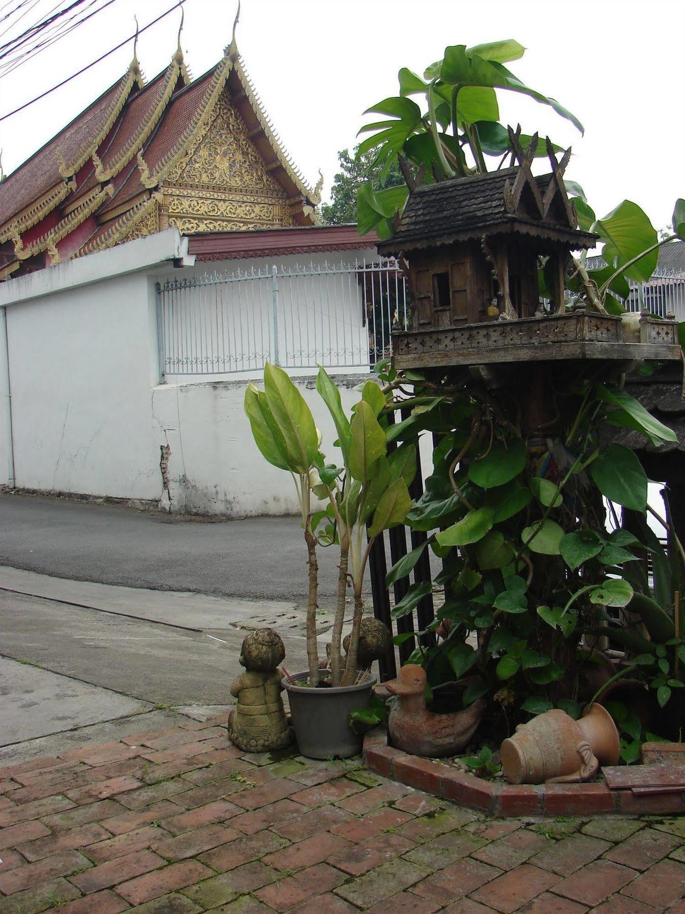 Manee Cool Mueang Hotel Chiang Mai Exterior photo